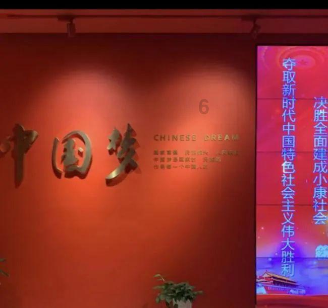 众望所归,尺度新剧强势登顶热门榜第一!