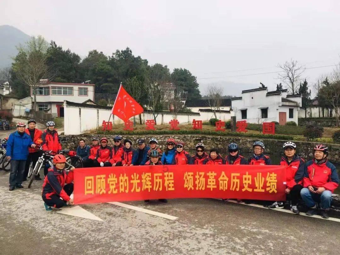 逃出昏暗的房子